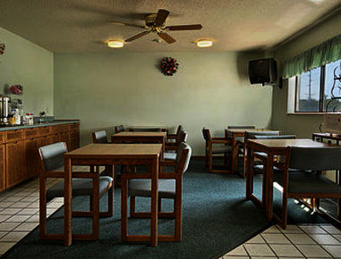 Super 8 By Wyndham Washington/peoria Area 2*