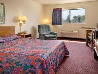 Super 8 By Wyndham Washington/peoria Area Motel Washington